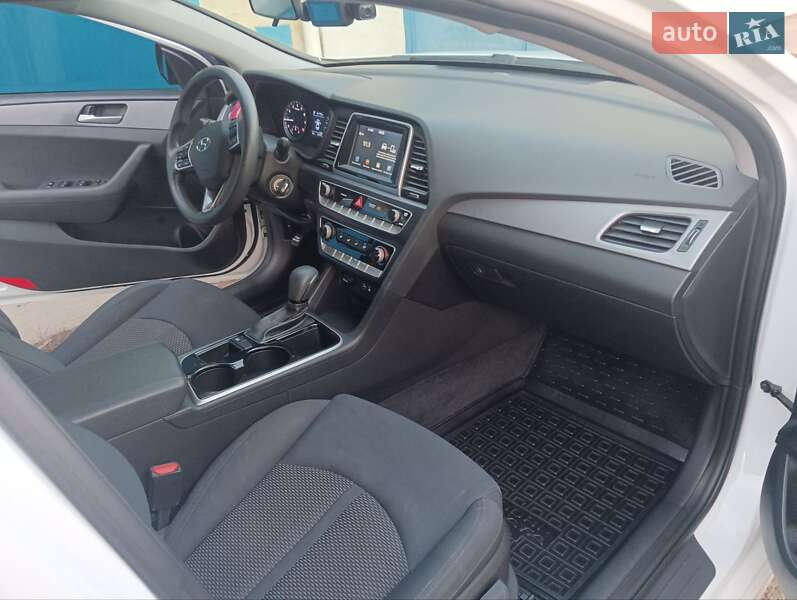 Седан Hyundai Sonata 2018 в Черновцах