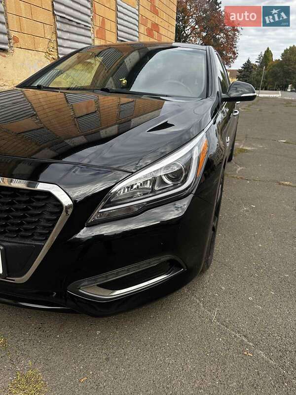 Седан Hyundai Sonata 2015 в Черноморске