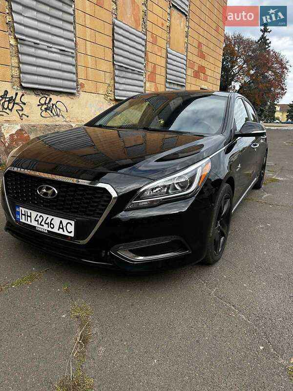 Седан Hyundai Sonata 2015 в Черноморске