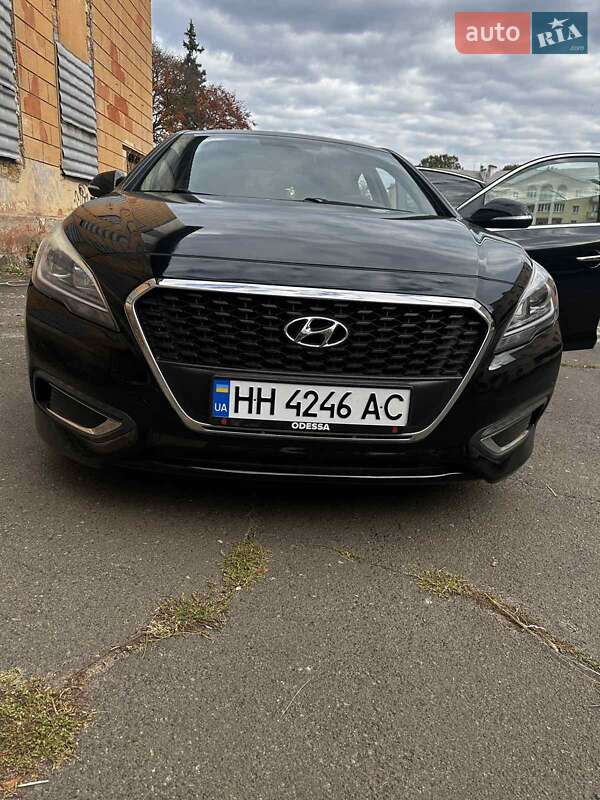 Седан Hyundai Sonata 2015 в Черноморске