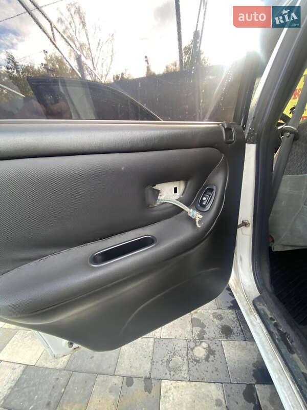Седан Hyundai Sonata 1993 в Шепетовке