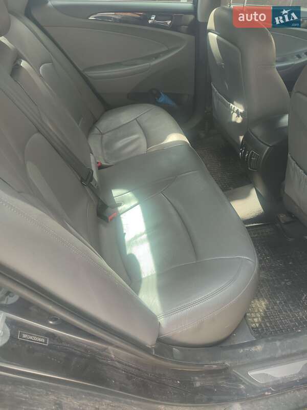 Седан Hyundai Sonata 2011 в Богодухове