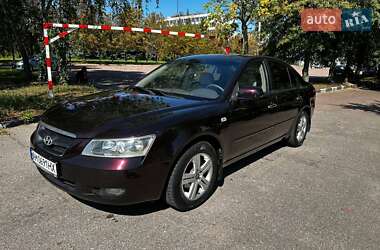 Седан Hyundai Sonata 2006 в  фото 7 Седан Hyundai Sonata 2006 в