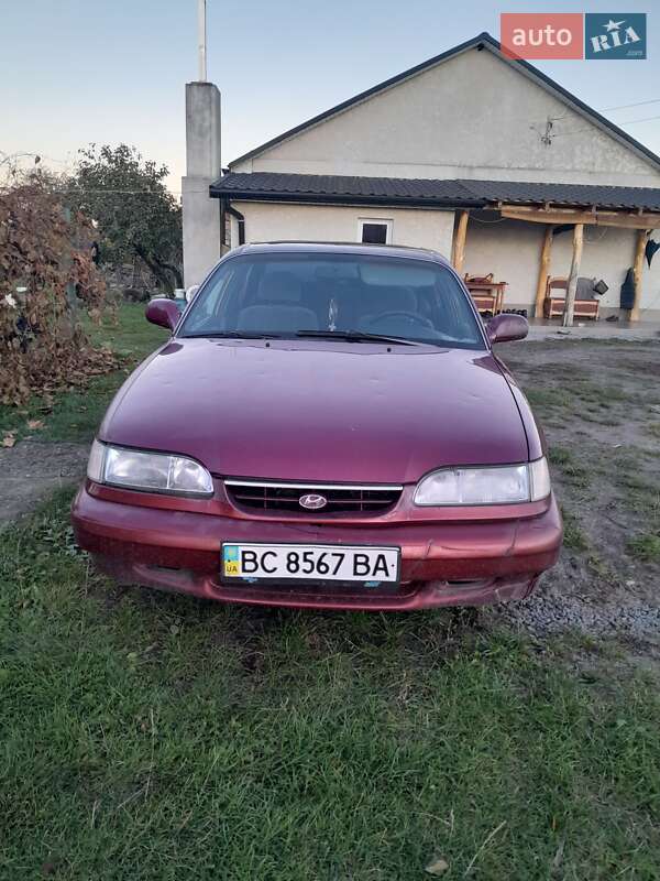 Седан Hyundai Sonata 1995 в Рава-Руській
