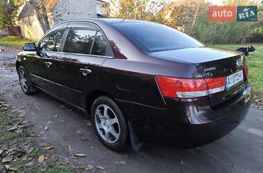 Седан Hyundai Sonata 2006 в  фото 3 Седан Hyundai Sonata 2006 в