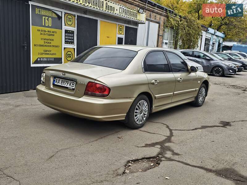 Седан Hyundai Sonata 2004 в Києві