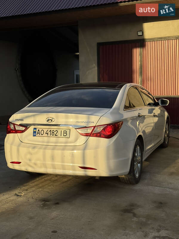 Седан Hyundai Sonata 2010 в Ужгороде