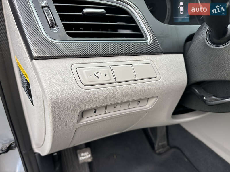 Седан Hyundai Sonata 2014 в Жовкве