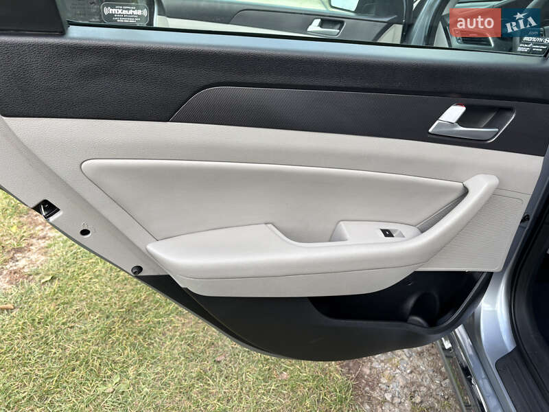 Седан Hyundai Sonata 2014 в Жовкве