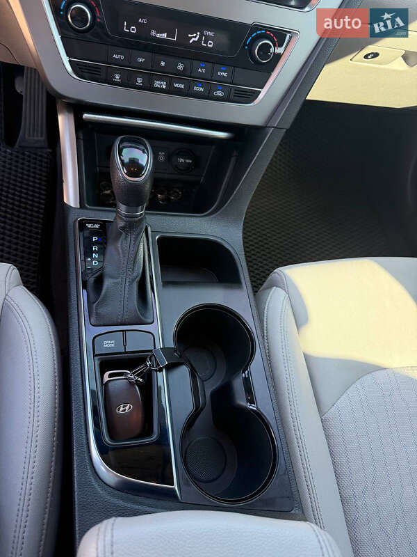 Седан Hyundai Sonata 2015 в Києві