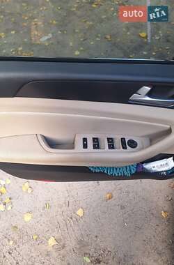 Седан Hyundai Sonata 2017 в 