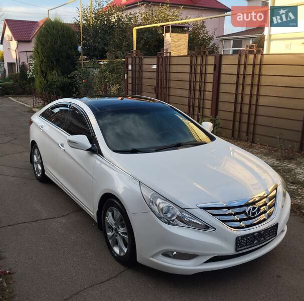 Hyundai Sonata 2011