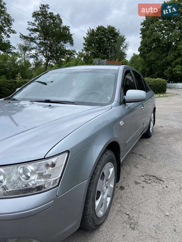 Седан Hyundai Sonata 2008 в Сарнах фото Седан Hyundai Sonata 2008 в Сарнах