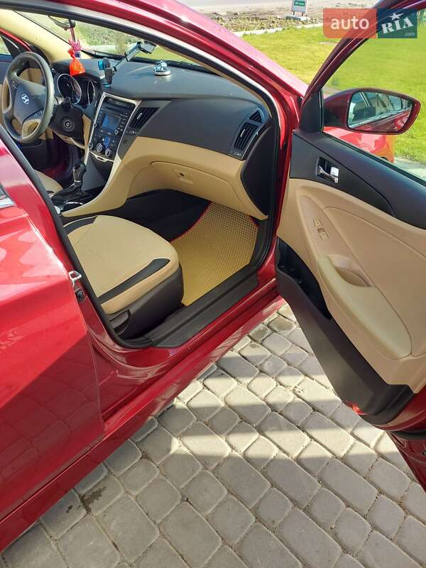 Седан Hyundai Sonata 2014 в Бережанах