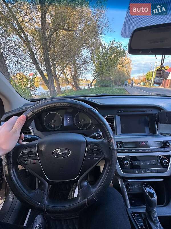 Седан Hyundai Sonata 2016 в Гостомеле
