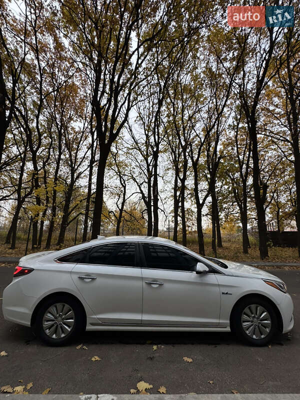 Седан Hyundai Sonata 2015 в Чернігові