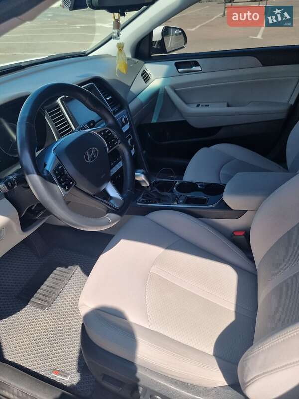 Седан Hyundai Sonata 2018 в Киеве фото 28 Седан Hyundai Sonata 2018 в Киеве