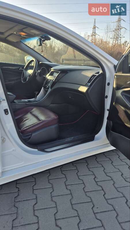 Седан Hyundai Sonata 2011 в Черновцах