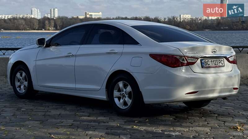 Седан Hyundai Sonata 2015 в Киеве фото 3 Седан Hyundai Sonata 2015 в Киеве