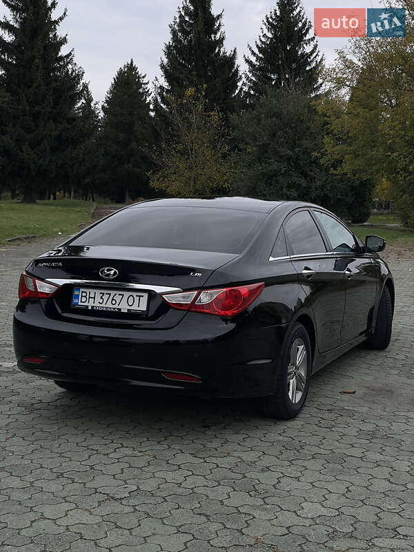Седан Hyundai Sonata 2014 в Дубно