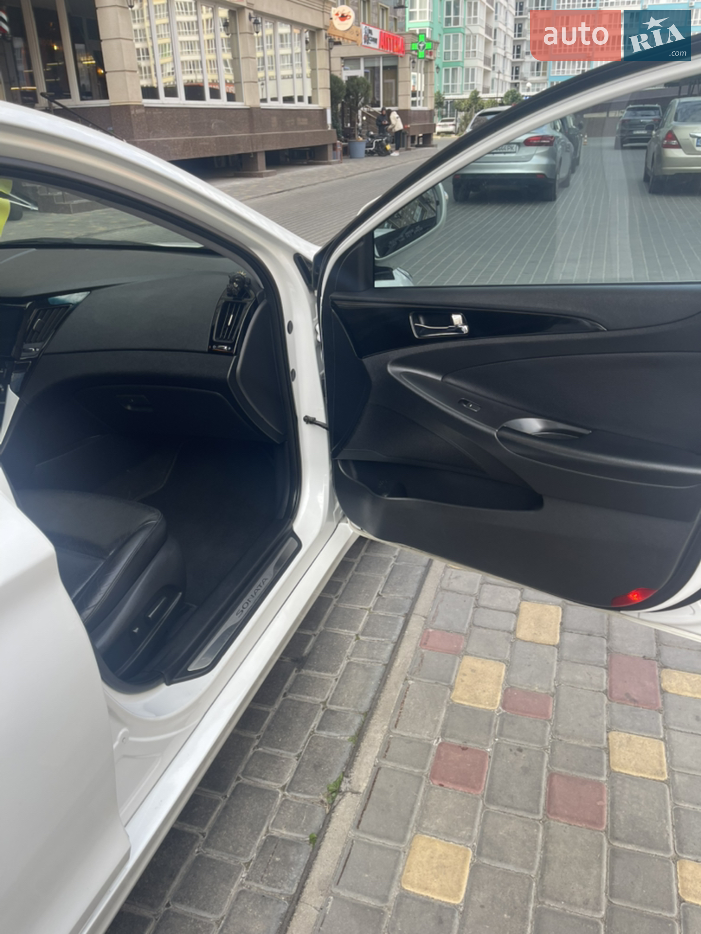 2010 Hyundai Sonata - мініатюра 13