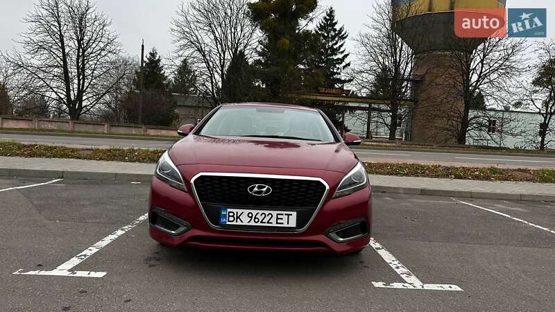 Седан Hyundai Sonata 2015 в Ровно