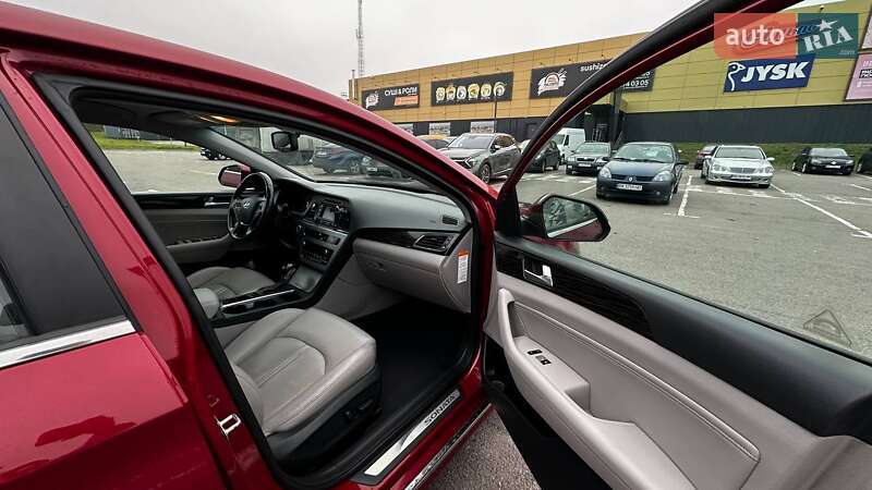 Седан Hyundai Sonata 2015 в Ровно
