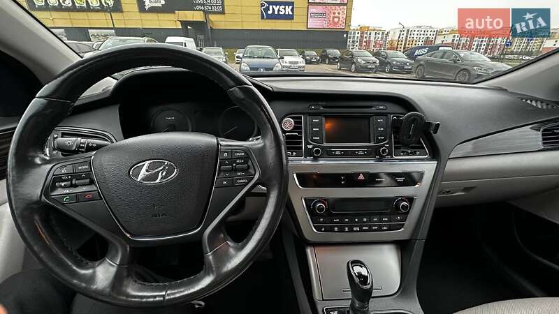 Седан Hyundai Sonata 2015 в Ровно