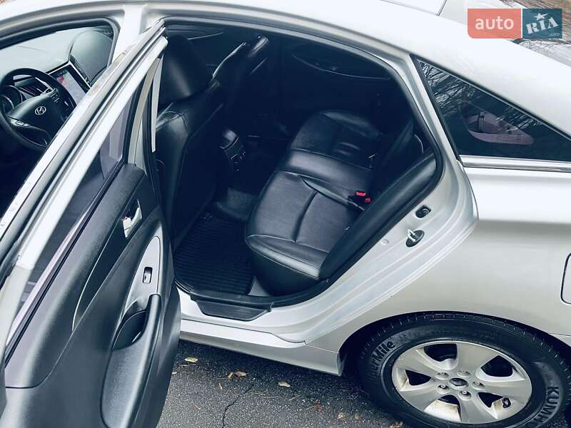 Седан Hyundai Sonata 2013 в Киеве