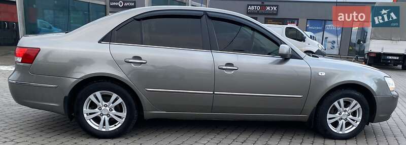 Седан Hyundai Sonata 2008 в Львове