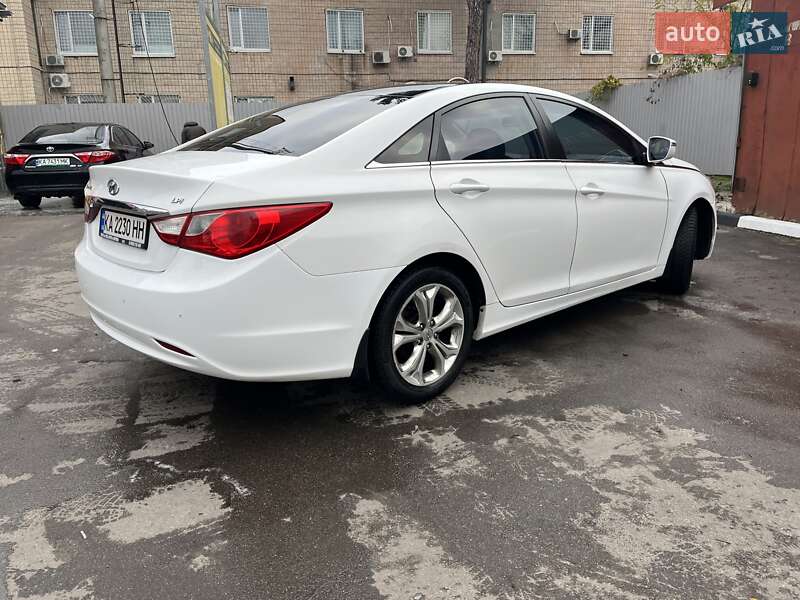 Седан Hyundai Sonata 2014 в Киеве