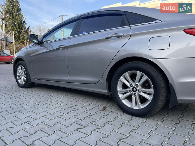 Седан Hyundai Sonata 2011 в Радомышле