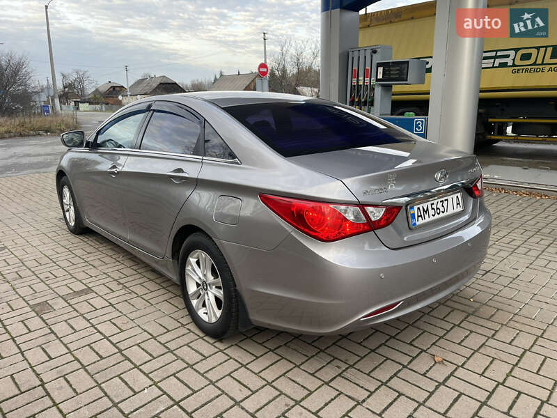 Седан Hyundai Sonata 2011 в Радомышле