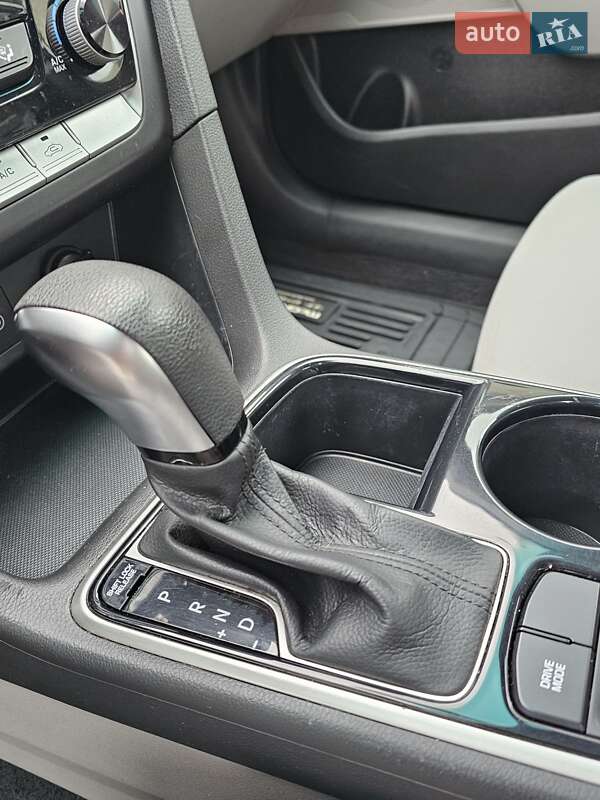 Седан Hyundai Sonata 2018 в Киеве фото 20 Седан Hyundai Sonata 2018 в Киеве