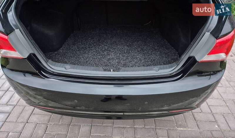 Седан Hyundai Sonata 2013 в Богуславе