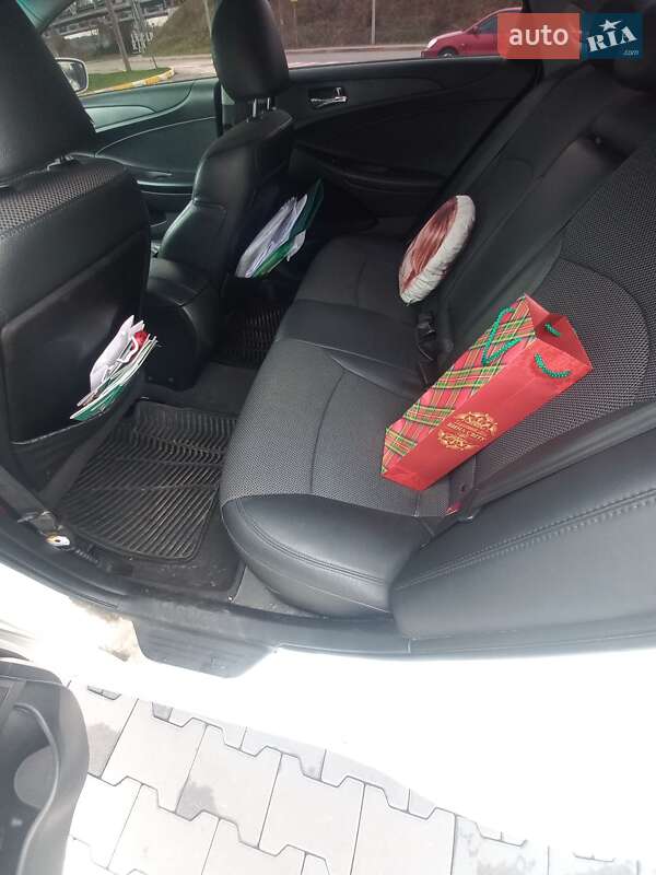 Седан Hyundai Sonata 2012 в Ирпене