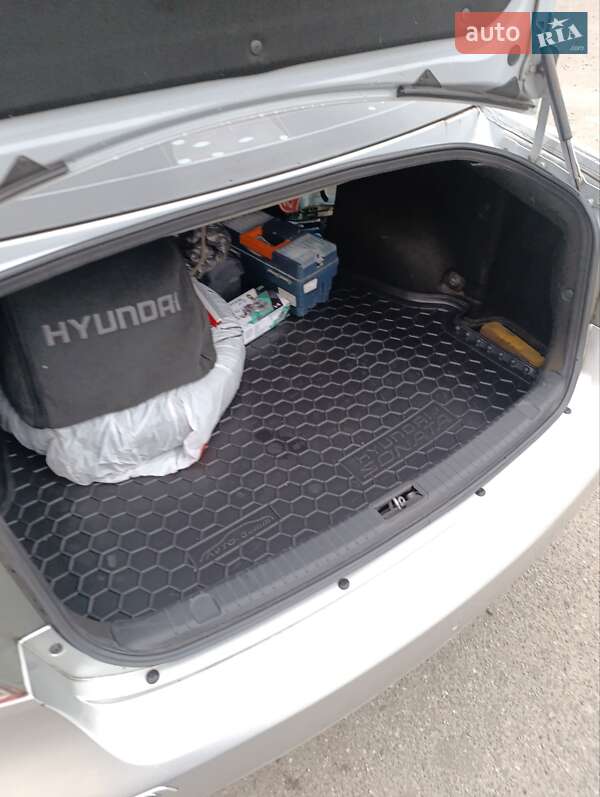 Седан Hyundai Sonata 2009 в Киеве