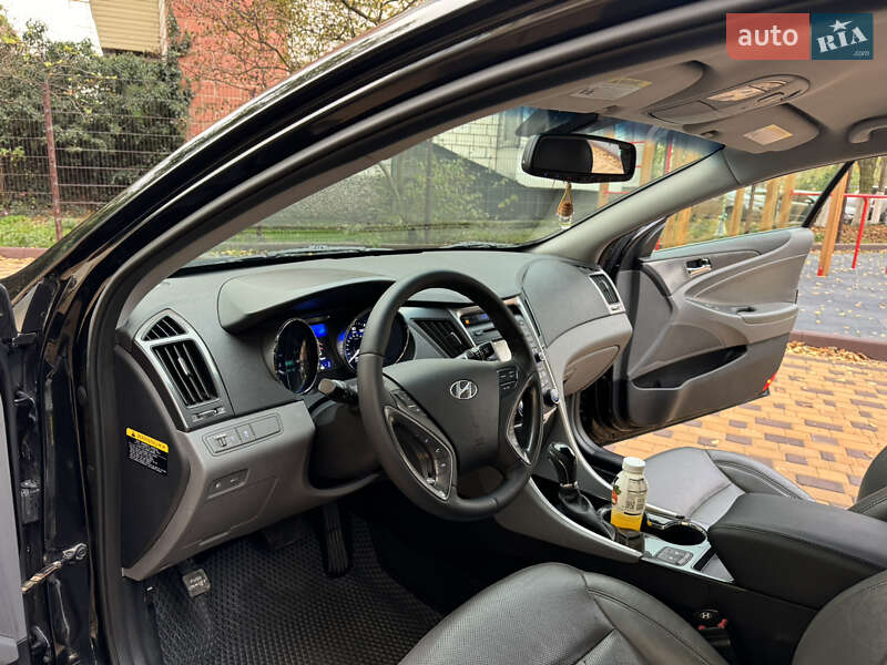 Седан Hyundai Sonata 2014 в Измаиле