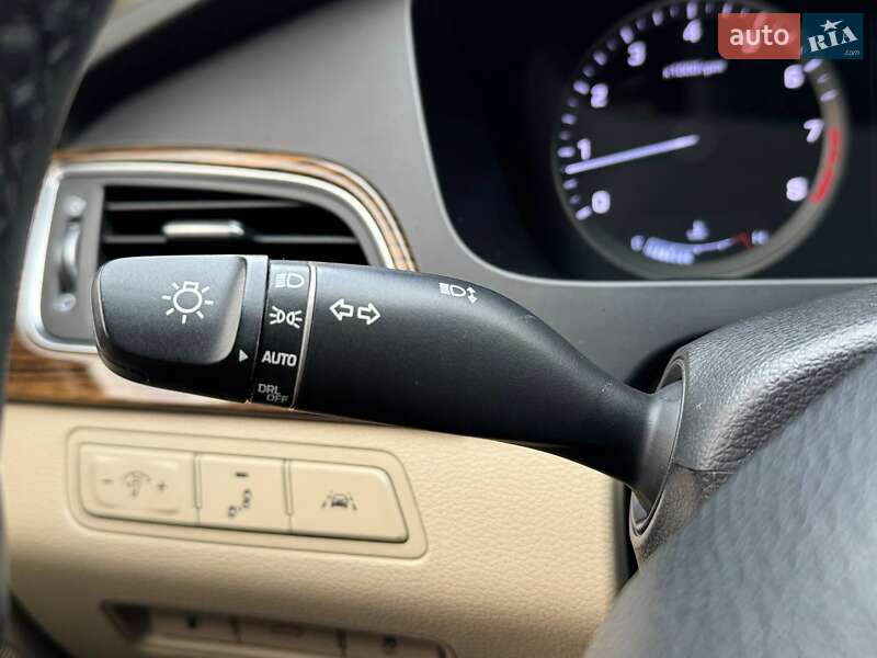 Седан Hyundai Sonata 2016 в Киеве