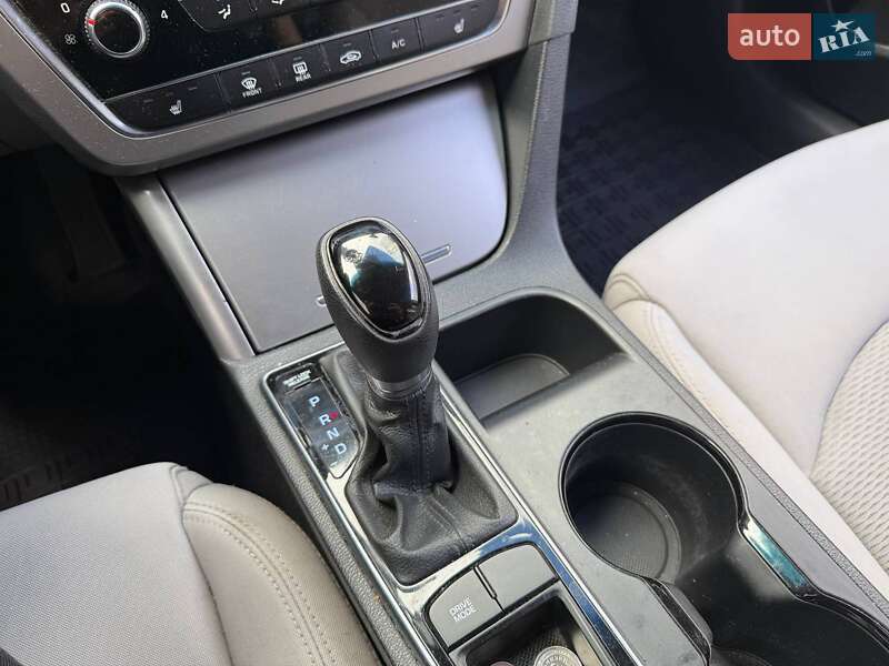 Седан Hyundai Sonata 2016 в Києві