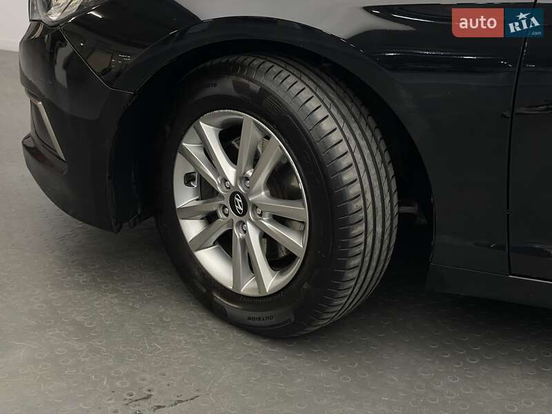 Седан Hyundai Sonata 2016 в Киеве