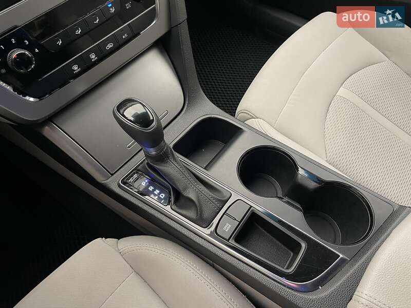 Седан Hyundai Sonata 2016 в Киеве