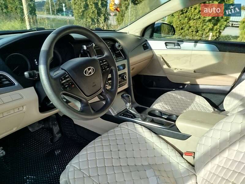 Седан Hyundai Sonata 2016 в Почаеве