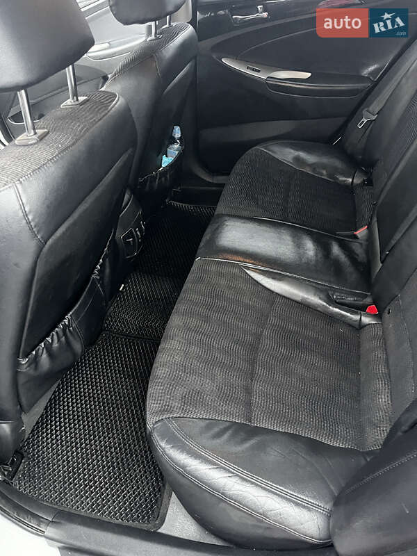 Седан Hyundai Sonata 2012 в Киеве