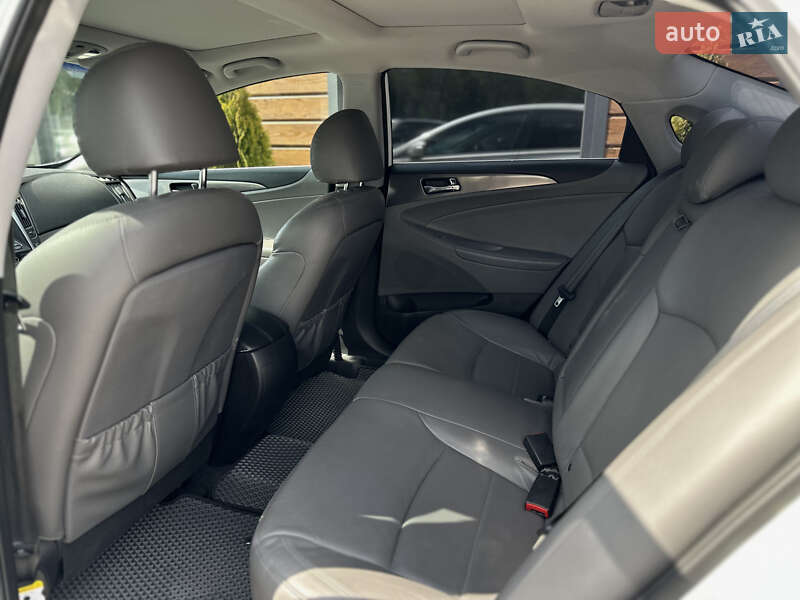 Седан Hyundai Sonata 2014 в Шептицькому