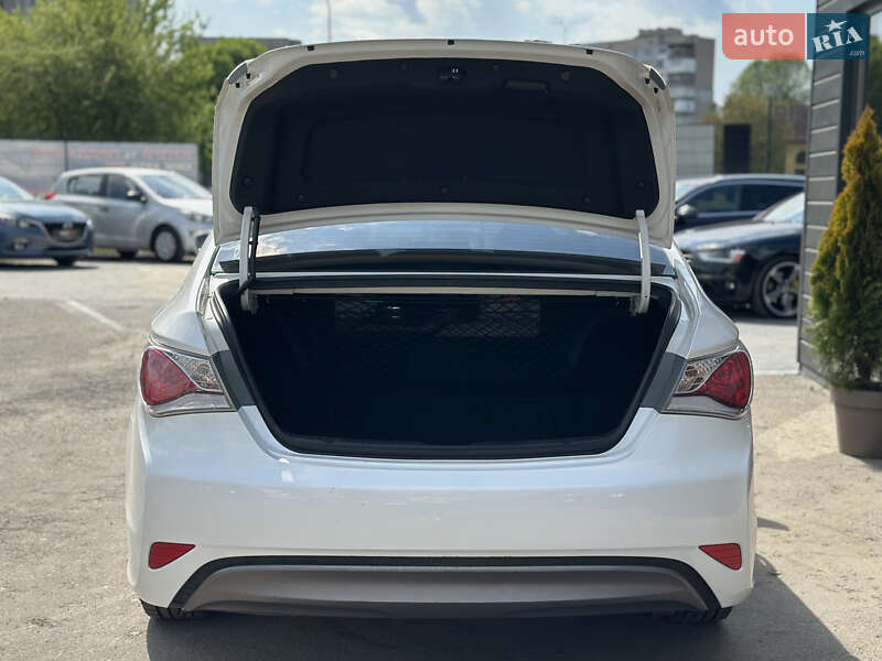 Седан Hyundai Sonata 2014 в Шептицькому