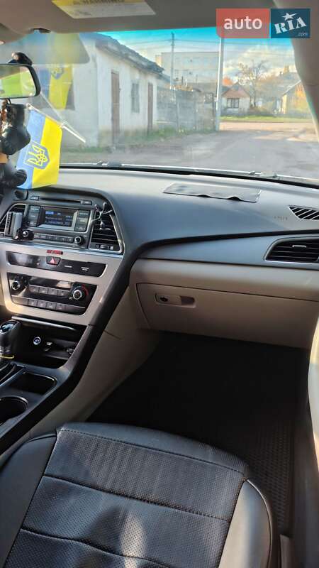 Седан Hyundai Sonata 2014 в Черняхове