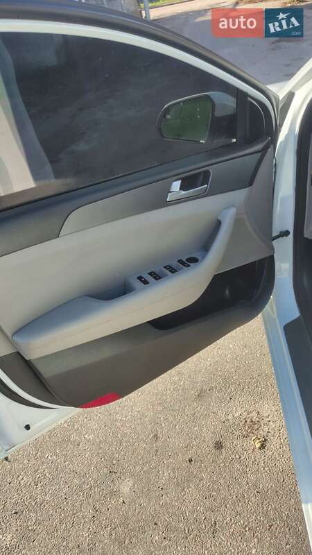 Седан Hyundai Sonata 2014 в Черняхове