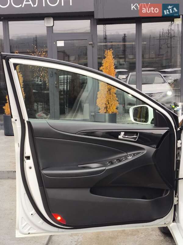 Седан Hyundai Sonata 2010 в Киеве