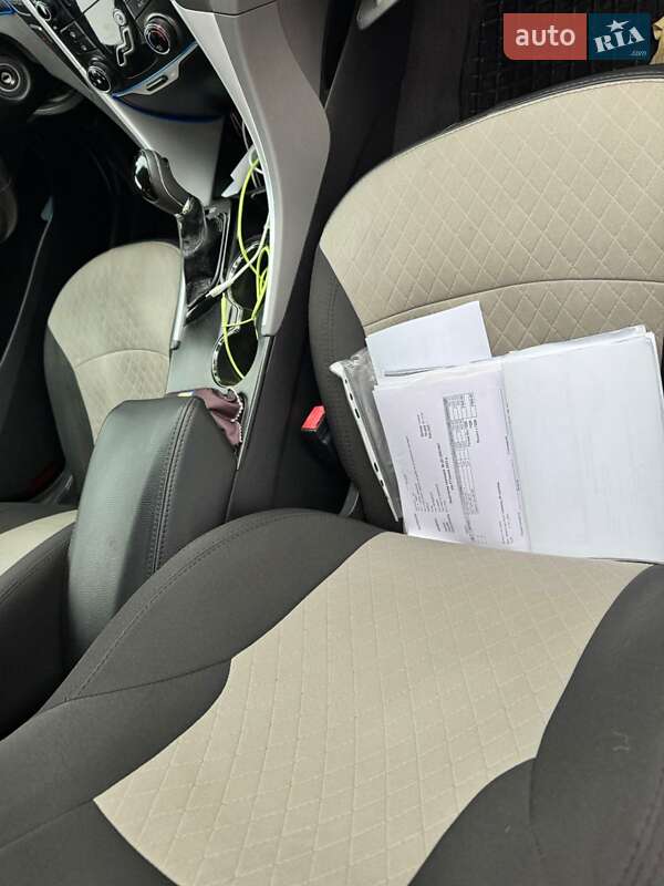 Седан Hyundai Sonata 2013 в Киеве фото 28 Седан Hyundai Sonata 2013 в Киеве